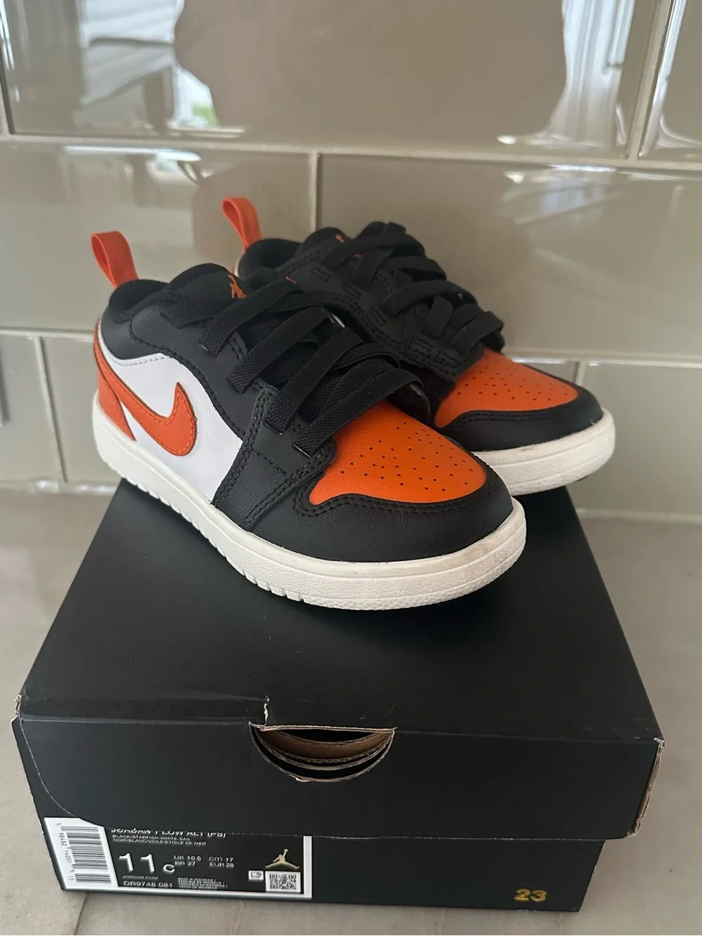 Nike Kids' AJ 1 Low Boys Iconic Air Jordan Hook & Loop Closure New Size 11